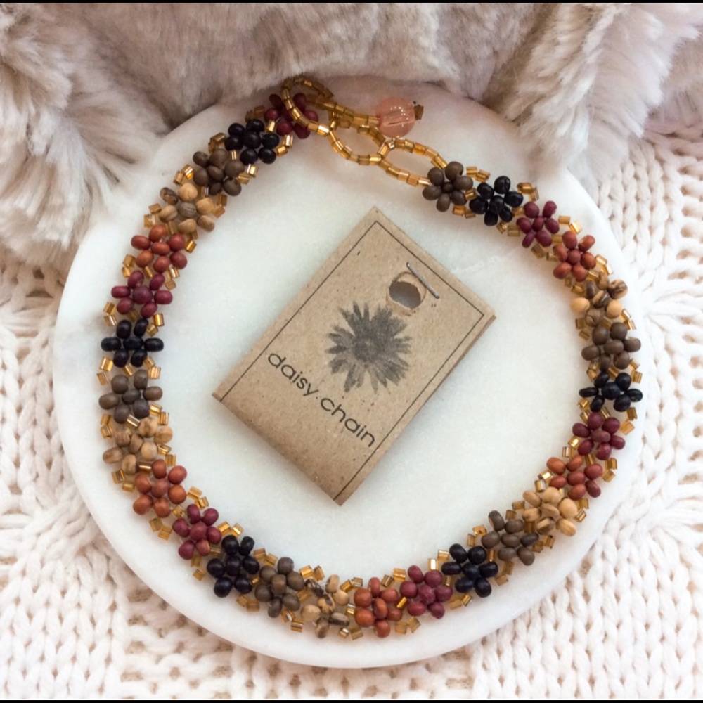 🌸 Daisy Chain Beaded Choker Necklace 🌸